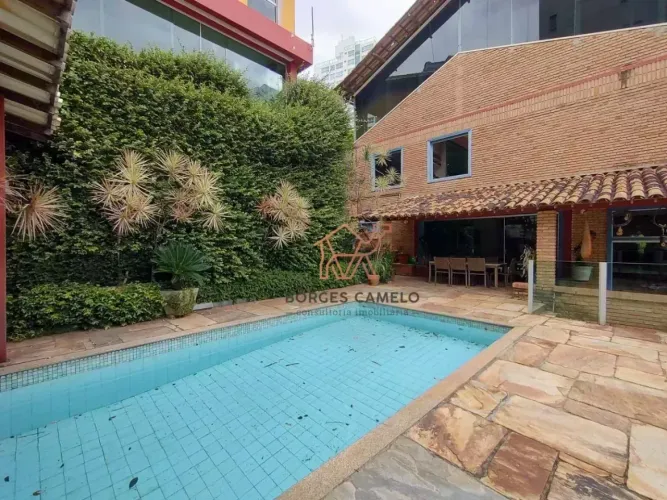 Casa 549 m² | 6 quartos | 5 Vagas | Santa Lucia