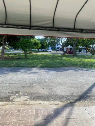 Aluga ser um ponto comercial no gama oeste 