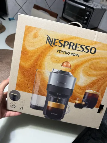 Cafeteira Nespresso Vertuo Pop+ gold