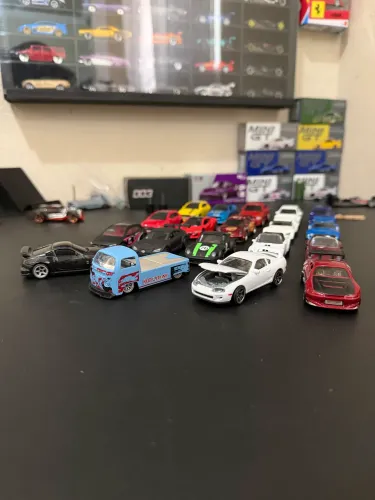 Hot wheels lote 19 carrinhos