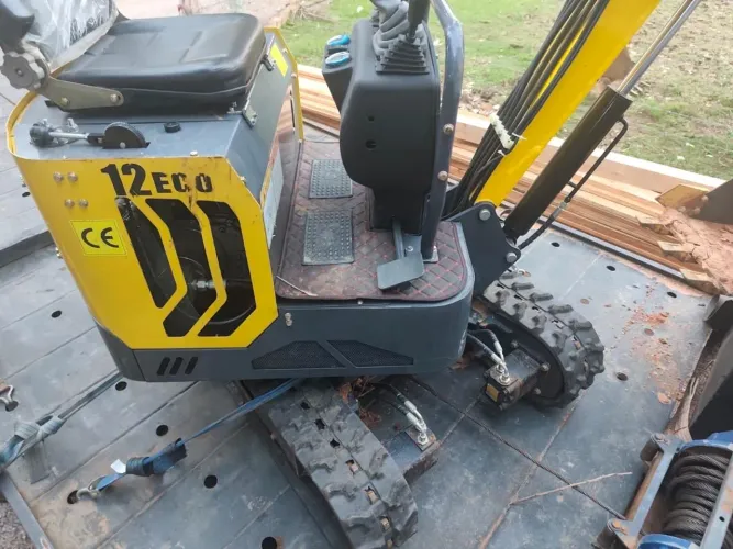 MINI ESCAVADEIRA 1TON