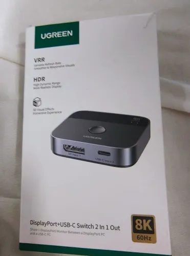 Switch Ugreen display porta+USB C 2x1