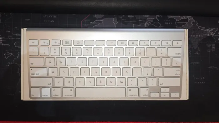Teclado Apple Wireless Keyboard A1314 Bluetooth - Novo Na Caixa