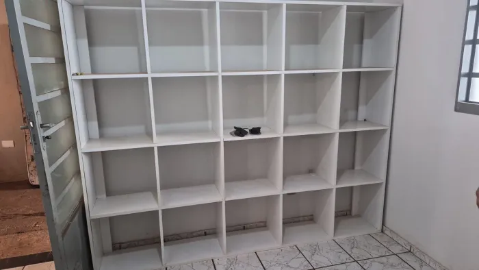 Vendo armário estilo nicho