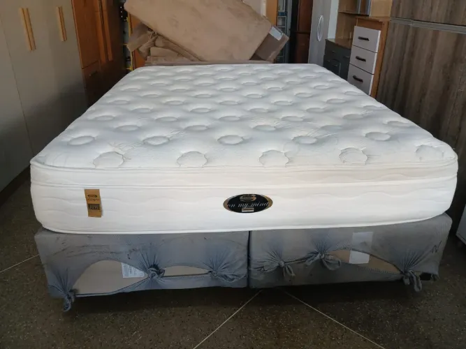 Cama box Queen size Colchão Simons base nova 