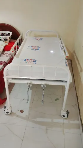 Cama hospitalar com colchão,semi novo