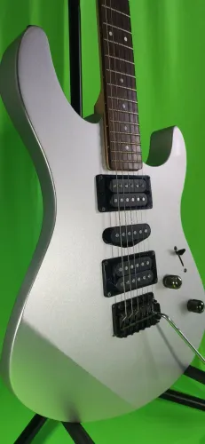 Guitarra Yamaha GRX121Z 