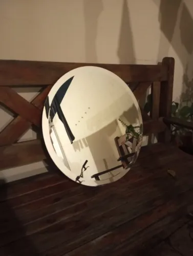 Espelho redondo 60 cm com borda Bisotê e suporte de parede