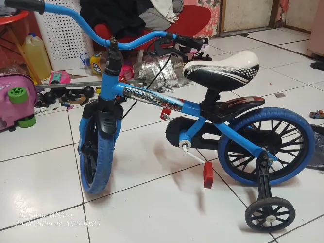 Bicicleta infantil menino