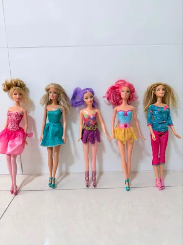 Bonecas Barbie usadas