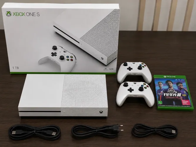 Xbox One S 1TB Branco + 2 Controles Originais + Acessórios