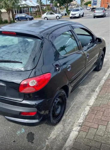 Peugeot 207 XR 1.4 Flex 8V 3P 2011