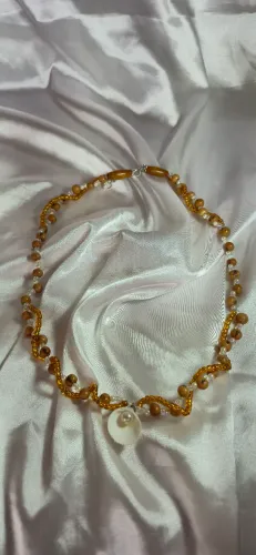 Colar mariposa concha amarela