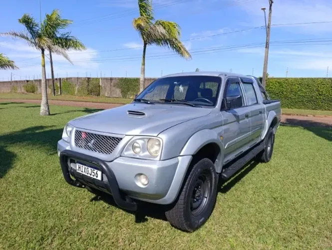 Mitsubishi L200 GL 2.5 4X4 CD Diesel 2011
