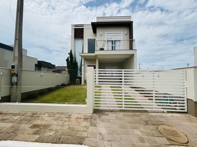 Casa em condomínio fechado no Parque dos Anjos  segurança, conforto e energia s
