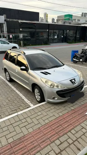 Peugeot 207 SW XR Sport 1.4 Flex 8V 5P 2011