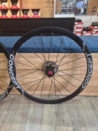 Par de rodas Vzan Concept para Speed, pouquíssimo uso