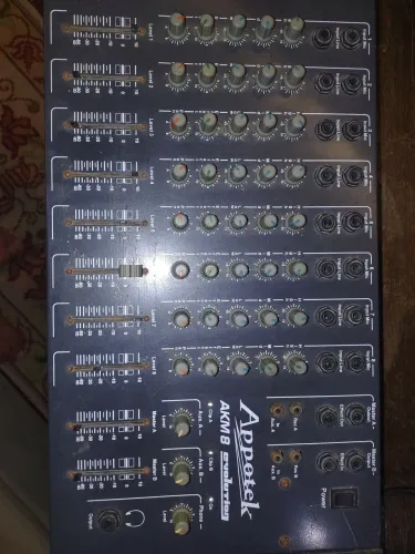 Mesa de som Appotek 8 canais