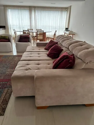 Sofá Retrátil Bege, 4 lugares, 3 metros