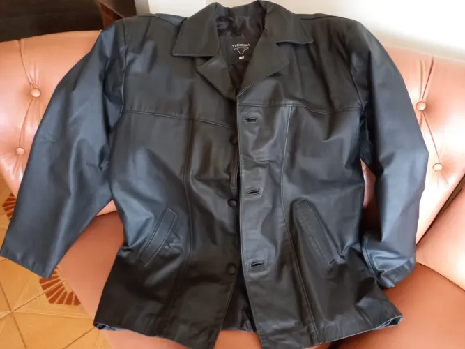 Vendo CASACO de couro legítimo