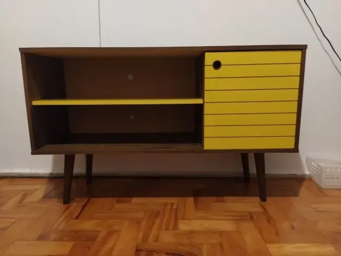 Rack Retrô Jade Bechara para TV até 42"