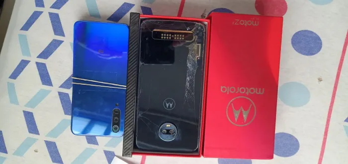 2 CELULARES PARA PEÇA