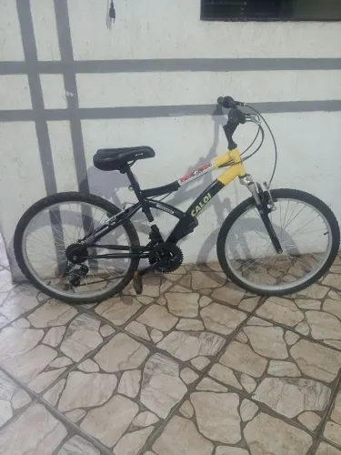 Bicicleta Caloi aro 24 com 21 marchas 
