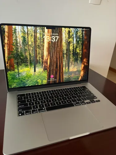 Macbook Air M3 2024 16gb RAM 15 polegadas