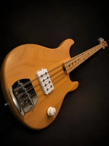 Baixo Sterling Joe dart