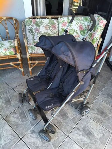 Carrinho de bebê para gêmeos