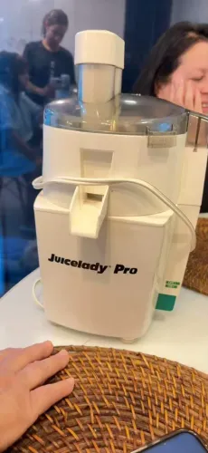 Extrator de sucos Juicelady Pro