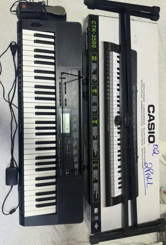 TECLADO CASIO CTK 3500 com suporte e pedal de sustain