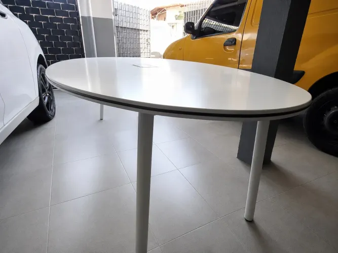 Mesa de reunião - escritório