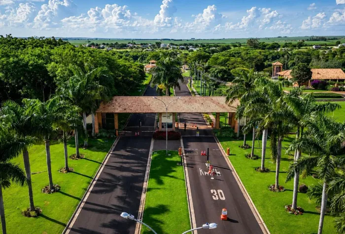 Terreno à venda Condomínio fechado Alphaville Maringá com 600 m2 e localização privilegiad