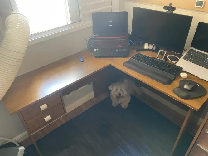 Mesa de escritório em L