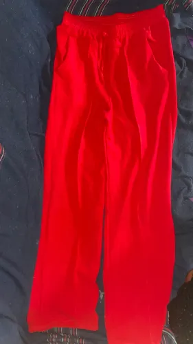 vendo calça pantalona vermelha