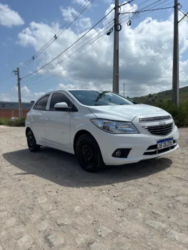 Chevrolet Onix Hatch LT 1.0 8V Flex Power Mec. 4P 2015