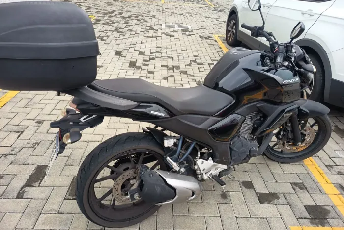 FZ15 impecável 