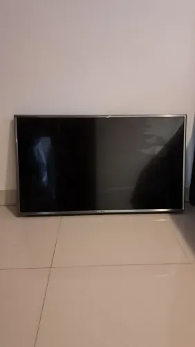 Smart TV LG 43" ThinQ AI (retirada de placa e peças, tela quebrada)