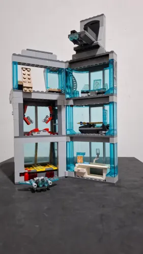 LEGO Set 76038 Ataque a torre dos Avengers