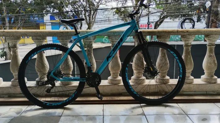 Vendo bicicleta KSW aro 29 com quadro de alumínio. 