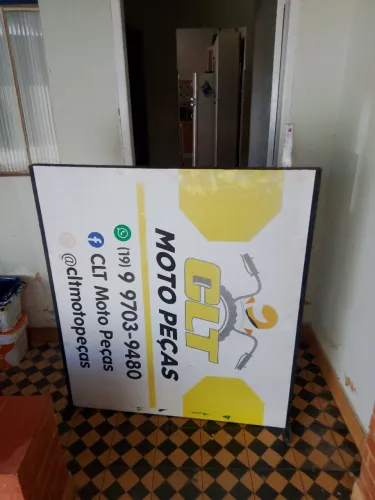 Placa Placa de Sinalização / Banner Comercial com Estrutura