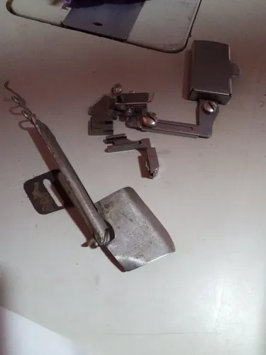 Calcador de franzir e guia de barra e aparelho de viés 