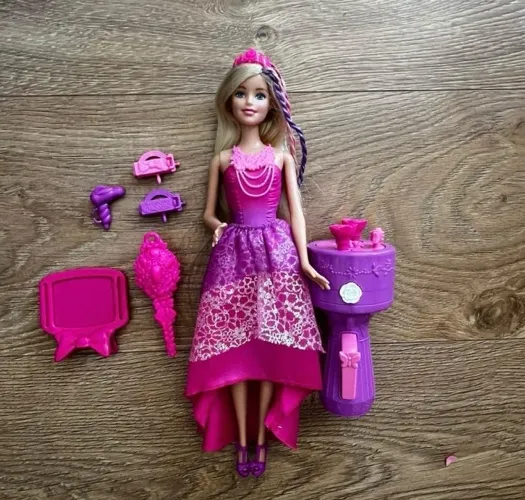 Boneca Barbie Princesa Tranças Mágicas
