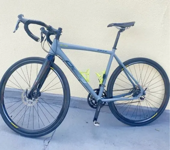 Oggi 700 quadro M52 Aro 29 Shimano CLARYS 16 V - ?Garfo carbono - ?Nota fiscal - ?Pedal