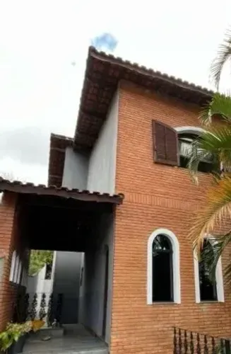 Casa à Venda na Vila Aparecida  Ribeirão Pires/SP | 2 Suítes | Quintal com Churrasqueira
