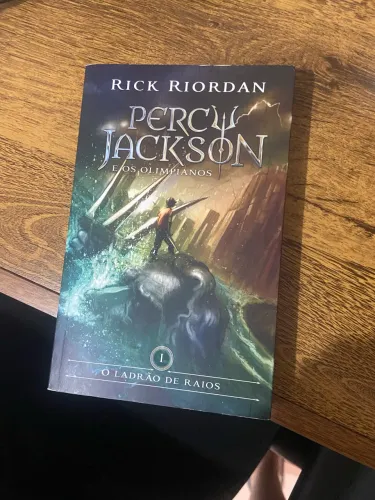 percy jackson ( livro1, o ladrão de raios )
