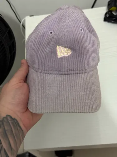 Boné New Era 9TWENTY Original - Veludo Cotelê Lilás (Dad