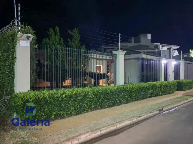 Casa 3 suítes 470m² à venda em Colina/SP