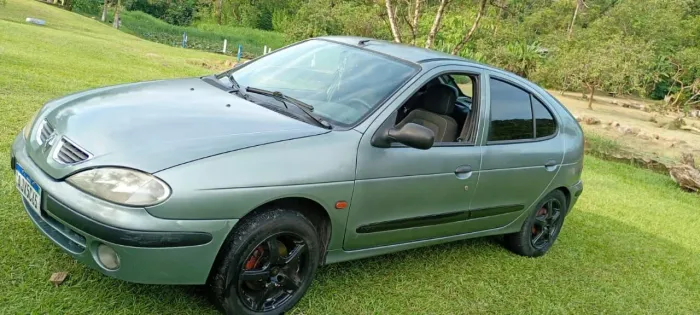 Renault Megane Hatch Rxe/egeus 1.6 16V 2000
